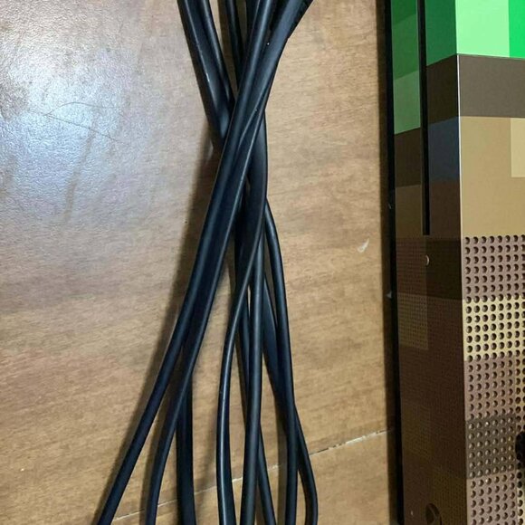 Minecraft Xbox One S. Good working condition. Factory reset. - Picture 5 of 13